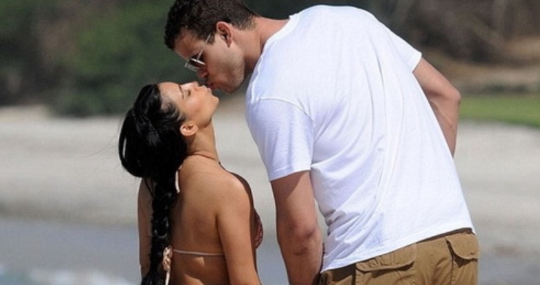 Vacation Throwback!: Celebrity Couple Spotted in Rare Candid Moment!